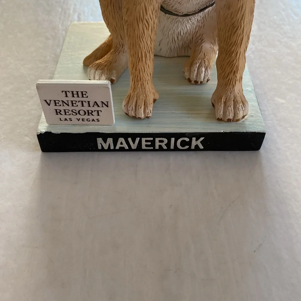 Vegas Golden Knights Maverick Bobblehead Dog Figurine
